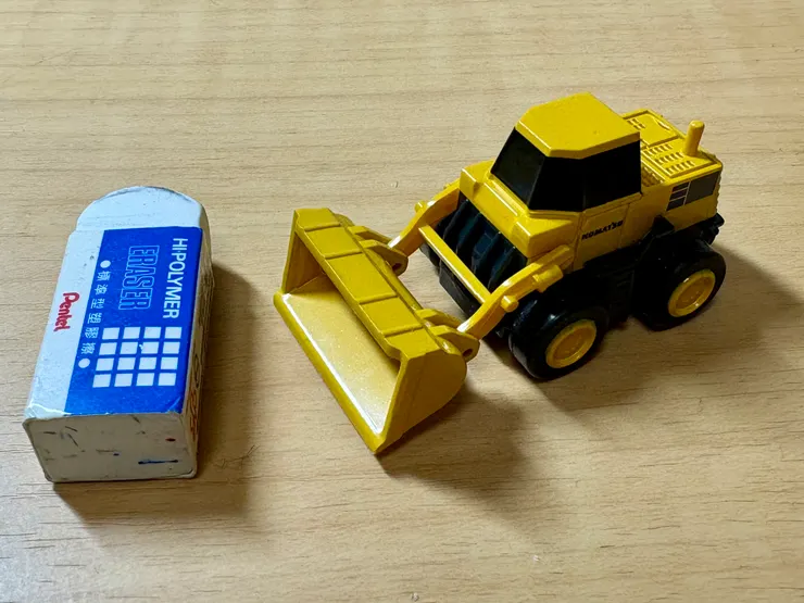 最後買了一台小推土機做紀念😆