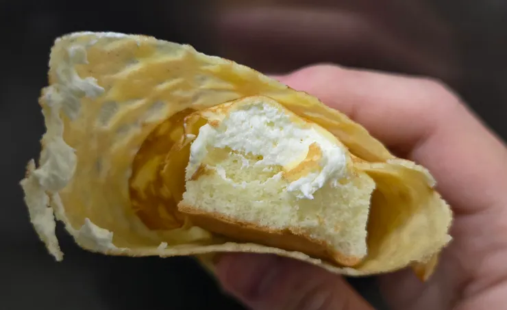 吃到中段有像蜂蜜蛋糕的蛋糕