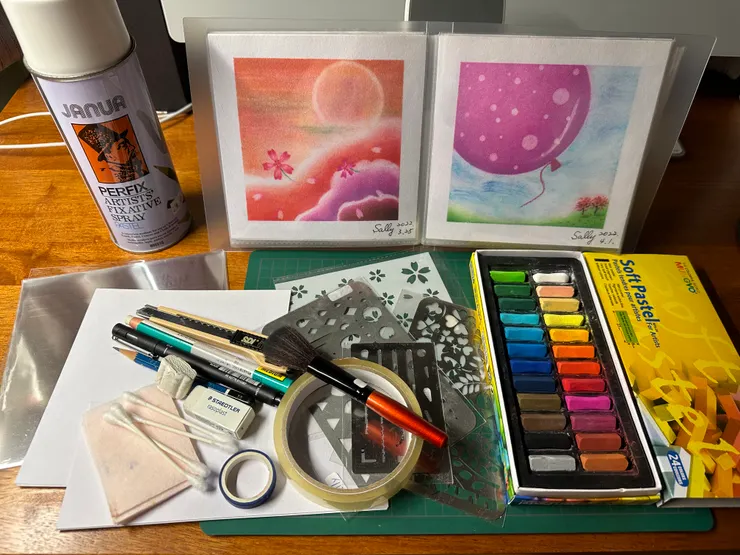 可準備一個A4大小的收納盒,將這些日本和諧粉彩畫所需的基本工具放入,再準備一本資料夾存放完成的作品。