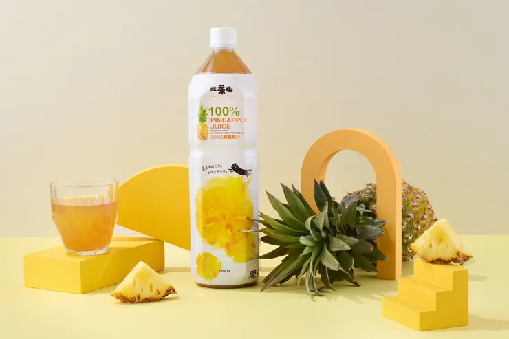 圖說:百分百鳳梨汁果香撲鼻,入口回甘好滋味,即日起至8/31於中正店買一送一。(資料來源:旺萊山)