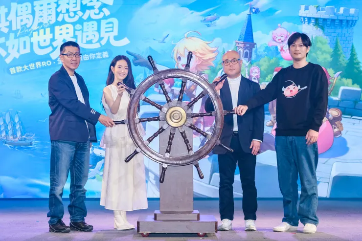 林依晨與北村佳紀、Jin Kim與共同進行啟動儀式