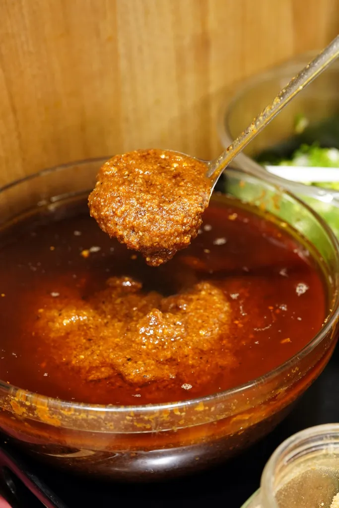 台南火鍋推薦【廣東沙茶爐-保安店】50年沙茶火鍋老店│自製沙