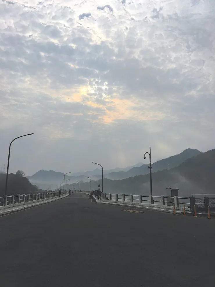 早晨騎車去仙境般的石門水庫