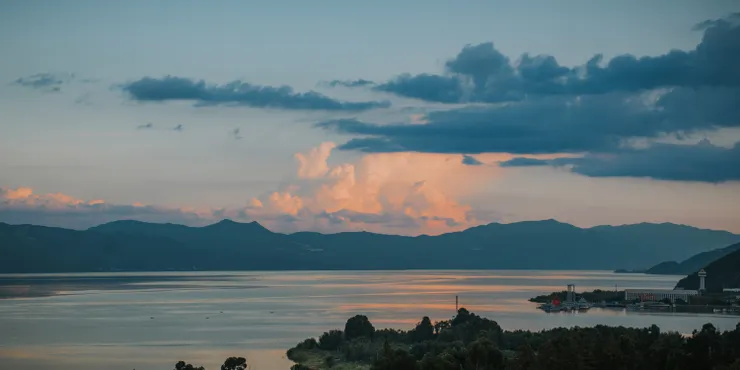 日落時份的撫仙湖