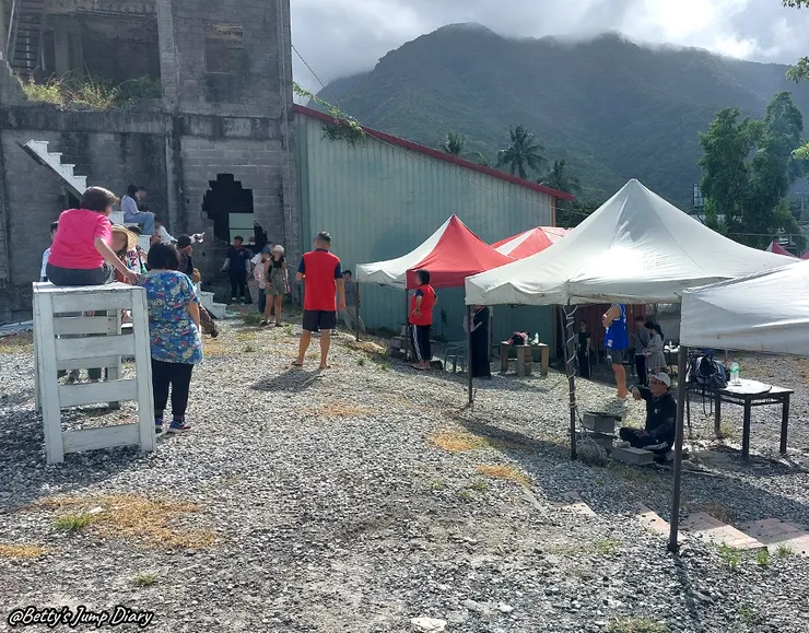 ▲花蓮曼波海灘沙灘車天空之鏡/圖片來源:Betty's Jump Diary