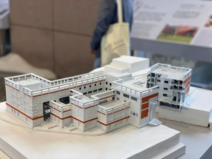 統計所建築模型，可看出其燕型空間與層疊感