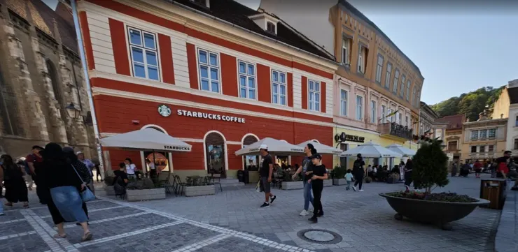 大家都說舒適圈會讓人退化。真相是:如果你無法「走入」一個舒適圈,代表你根本沒有建立起護城河。一個每天都要靠意志力死撐、痛苦萬分的工作,那叫「消耗」,不叫「成長」。