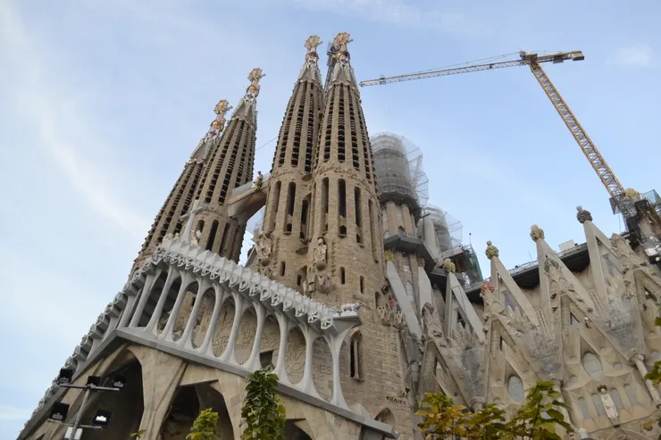 原本是贖罪教堂的聖家堂,從1882年已施工超過百年,而預計於2026年完工也是高第逝世100週年的日子。(2018年造訪時的建造進展)