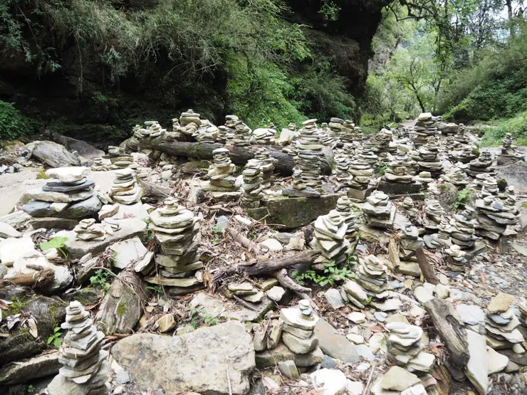 Ganesh告訴我們堆高的小石頭代表 good luck