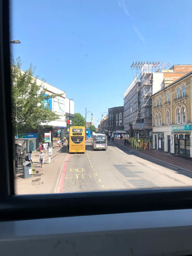 本地巴士車頭風景