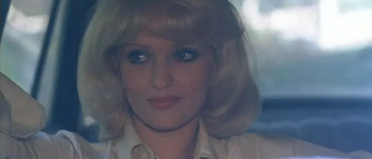 芬媚潘露絲在《親愛的別怕我》片中一鏡頭。