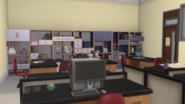 電腦只能輪流用,或者只給有需要的老師,相信美術科的需要不大。