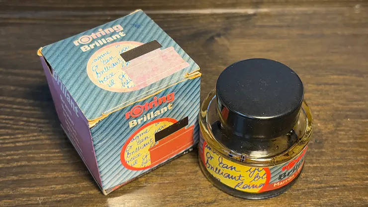 簡潔樸質的瓶身。