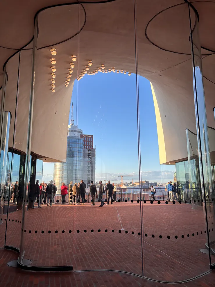 最著名的是這個觀景台，開放民眾參觀