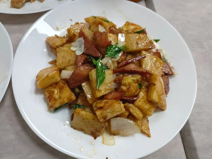 新品｜三杯豬舌蛋餅 這款算是本次的亮點之一，三杯醬香濃郁但不厚重，甜鹹比例抓得不錯。 