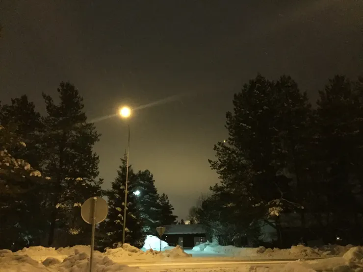 制度永遠在線,疲倦被視為不存在。能活下來,就是本日成就。