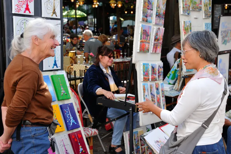 【特爾特廣場仍浮漾著雷諾瓦光影！老婆和一位畫家老太太用簡單英語加上比手劃腳聊天。】