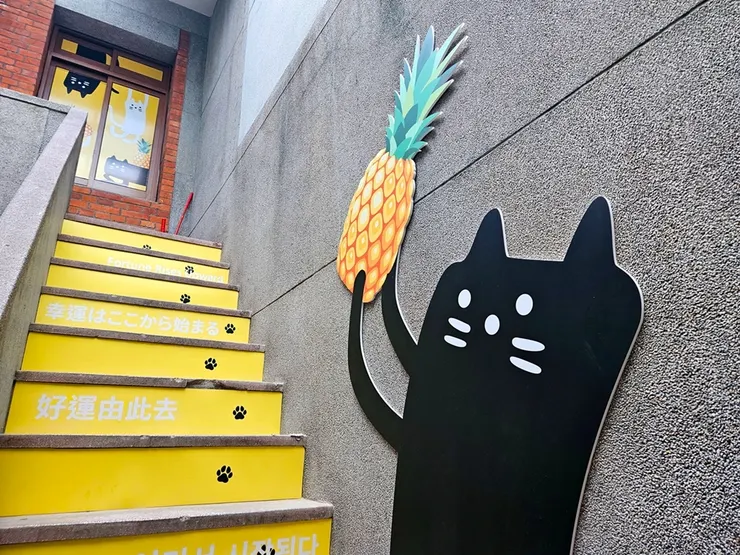 圖說：嘉義民雄的舊稱為「打貓」，因此規劃出可愛的「旺萊貓」作為品牌IP，串聯整個空間。（資料來源：旺萊山）