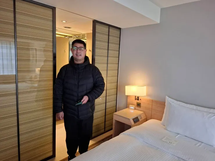 我在和逸飯店台北民生館!我和儒儒都很喜歡這間飯店的一切!城市小旅行大成功!