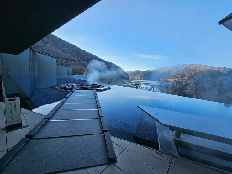 很美的下沉式沙發