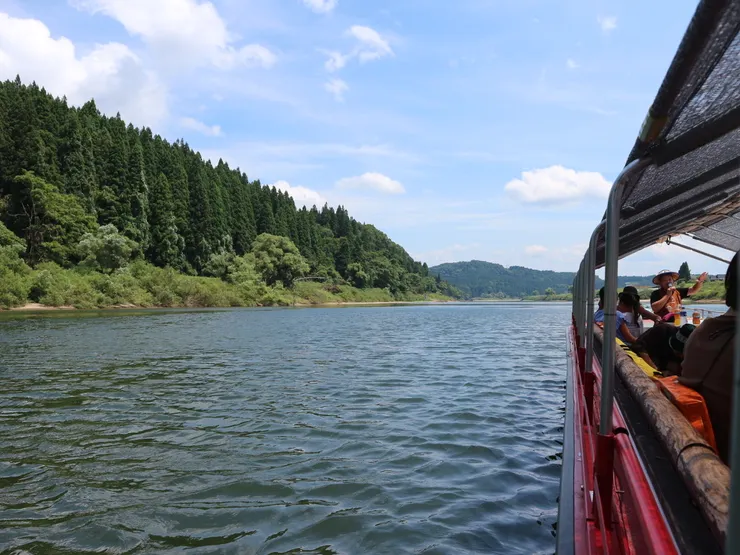 在上游這邊沒有瀑布，沒有水上商店，沒有仙人堂，少了幾許樂趣