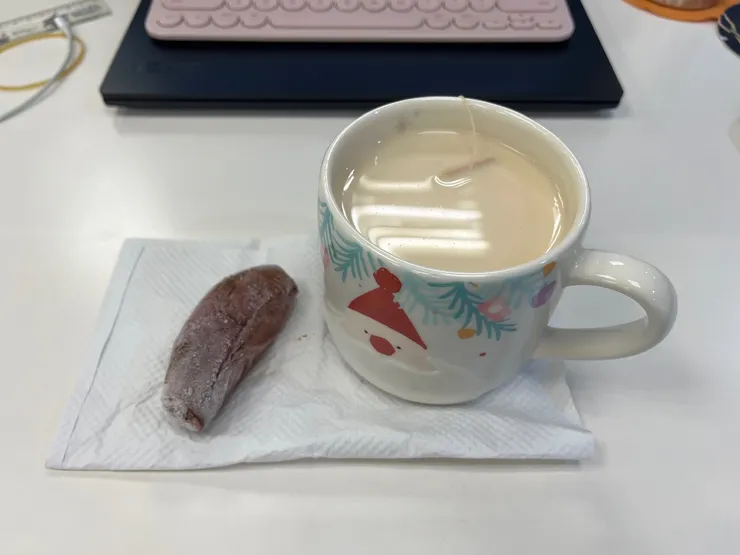 紫薯地瓜+自製香蘋茶拿鐵。