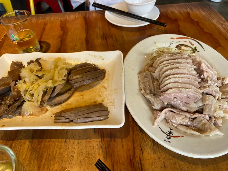 半隻鵝肉、鵝肝拼鵝腎