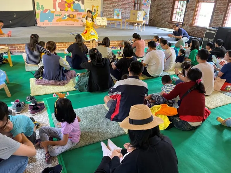 室內表繪本說故事