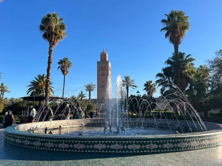 宣禮塔和噴水池