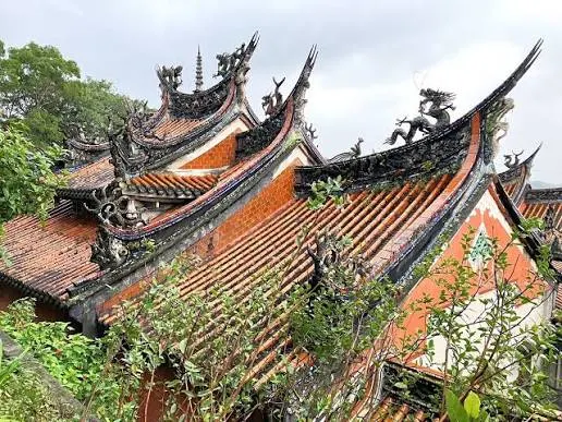 重簷屋頂、交趾陶工藝（圖片截圖於網路）