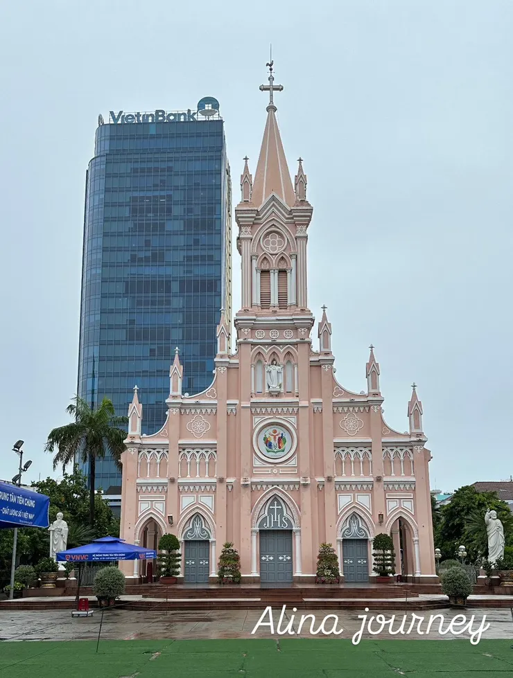 雨天的粉紅教堂