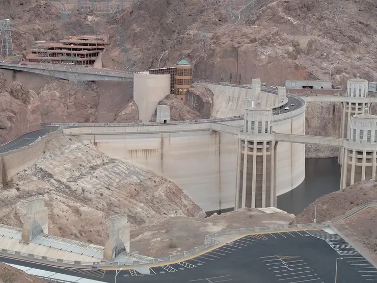 黑峽谷間的胡佛水壩