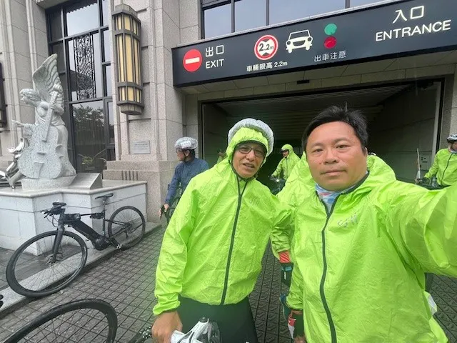 與文劍青合照(去年一起環島，名字非常像武俠小說的俠客)