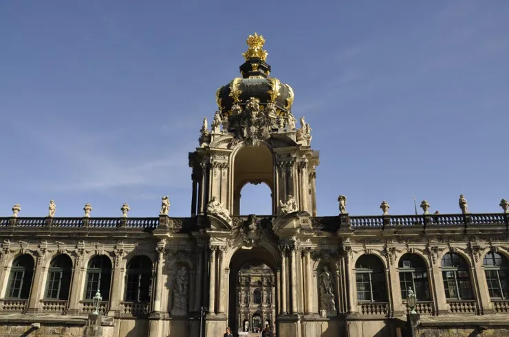 茲溫格宮的皇冠塔,像徵波蘭王室權力