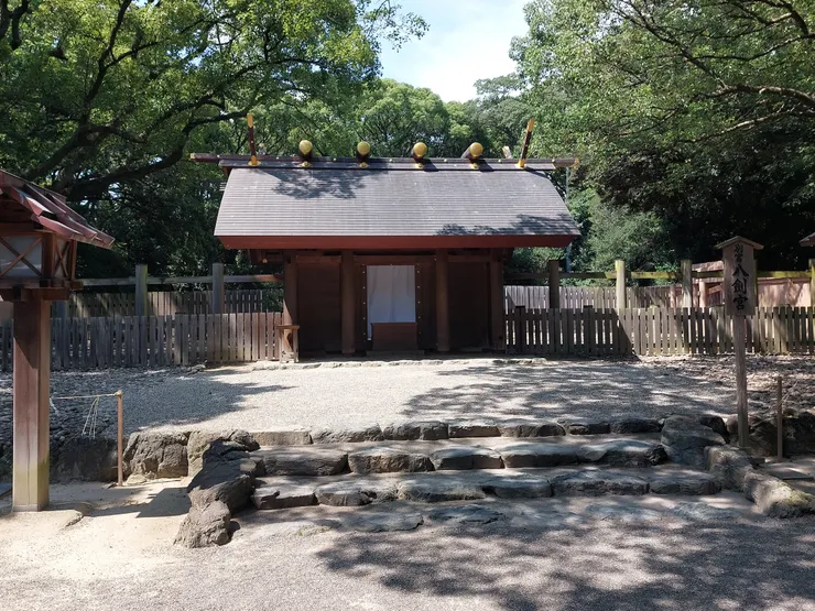 這邊應該是熱田神宮的別宮，但柵欄後面一樣禁止拍照，拍照只能像這樣從外圍而已