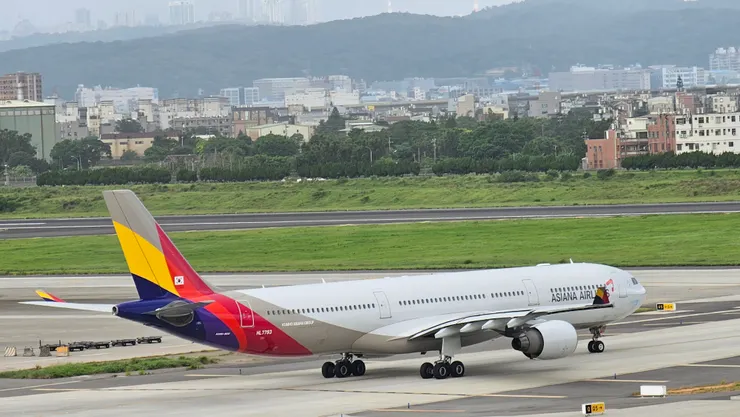 這是韓亞航的空中巴士A330型客機!