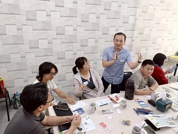 說的桌遊眼中有光