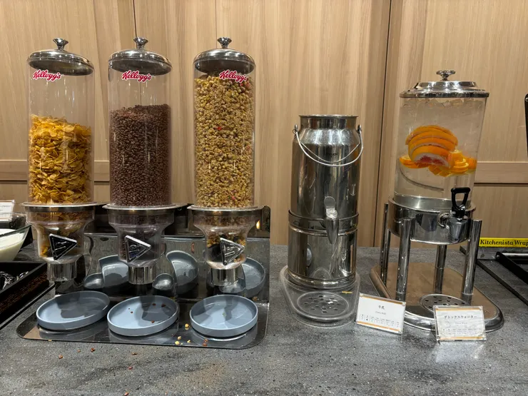 牛奶及穀物脆片