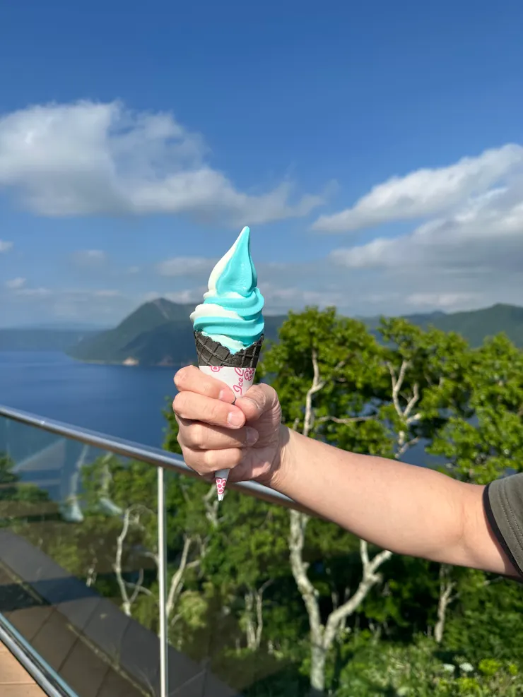今日冰淇淋,當然也是摩周藍