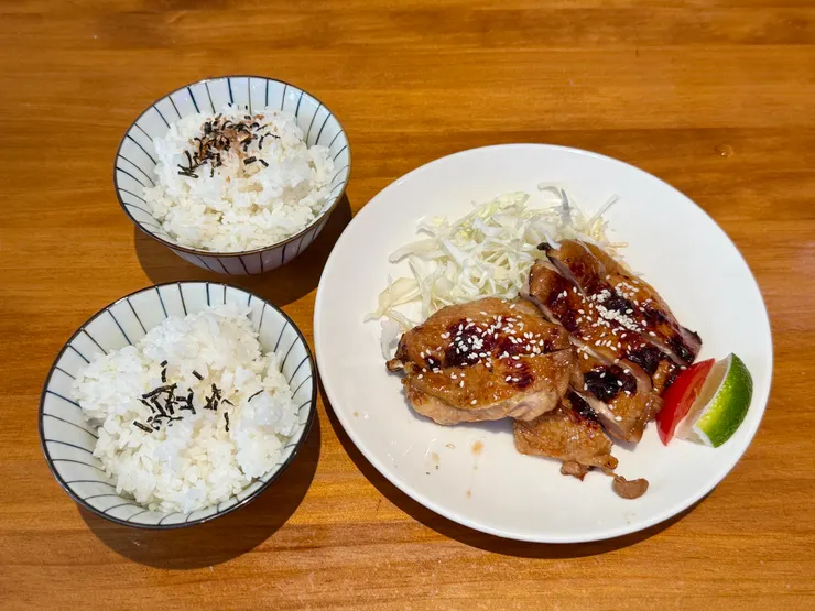 照燒雞腿   280元  &  白飯   10元