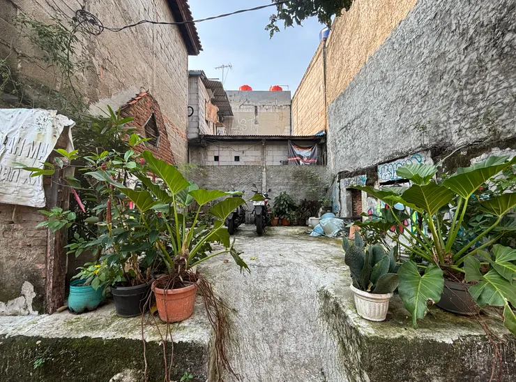 社區內的空地可以停車,也許有時也可以讓居民聚在一起聊天