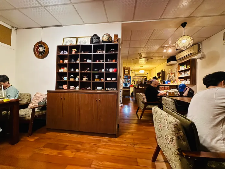 室內/櫃檯/餐廚區