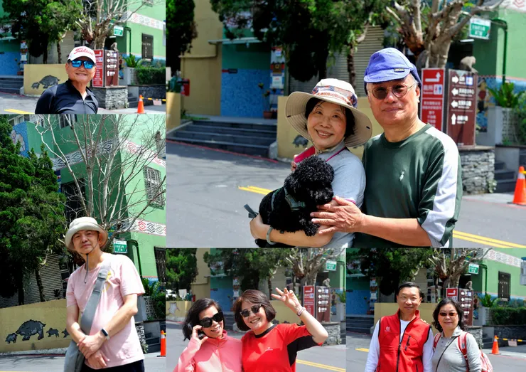 【3/23離去前，以郵館為背景留影，注意看後面告示牌上窺伺的猴子。】