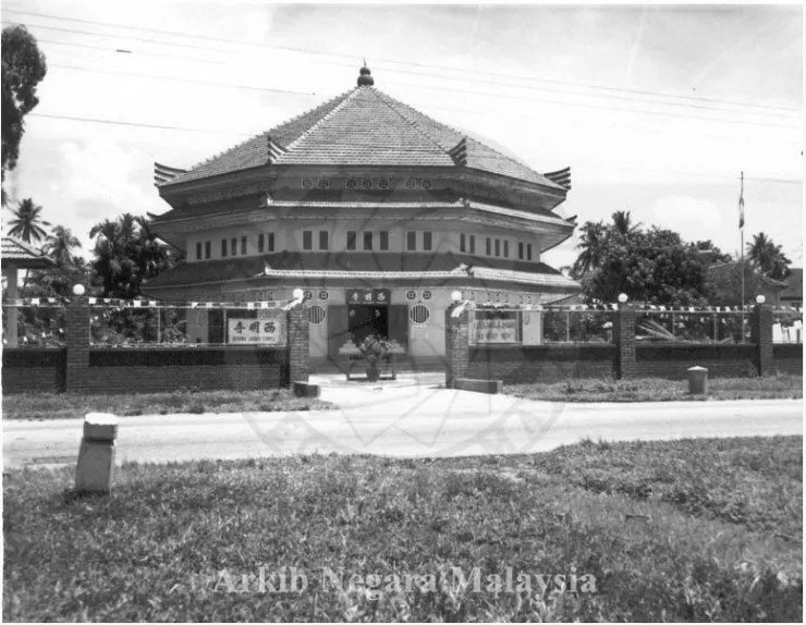 西明寺1957年7月開幕當時的照片。-馬來西亞國家檔案館檔號：2001/0024287W。