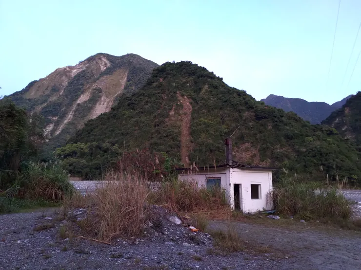 登山路線起點：廢棄工寮