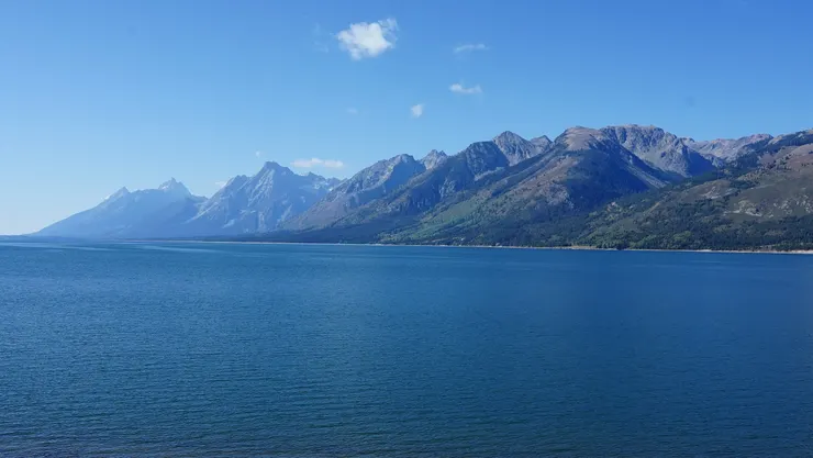 傑克遜湖是大提頓公園中最大的湖