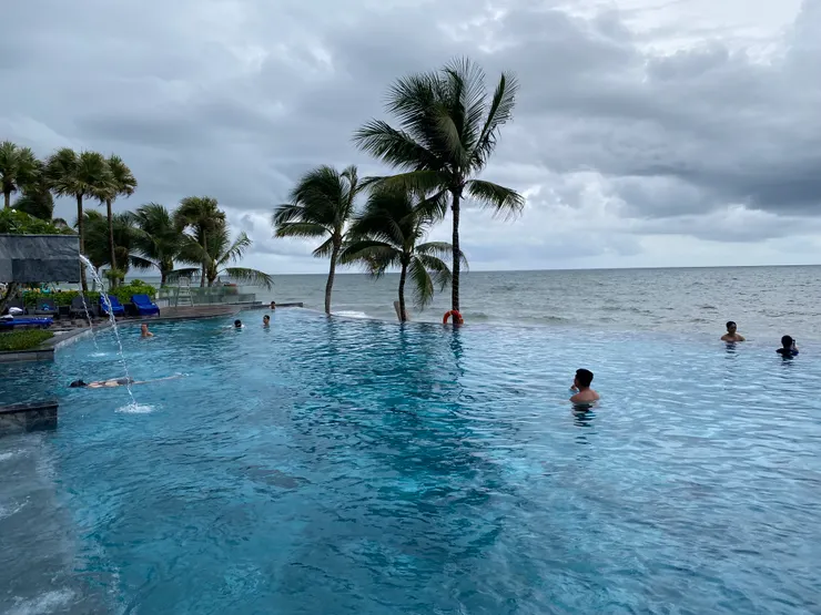 一樣的飯店swimming pool
