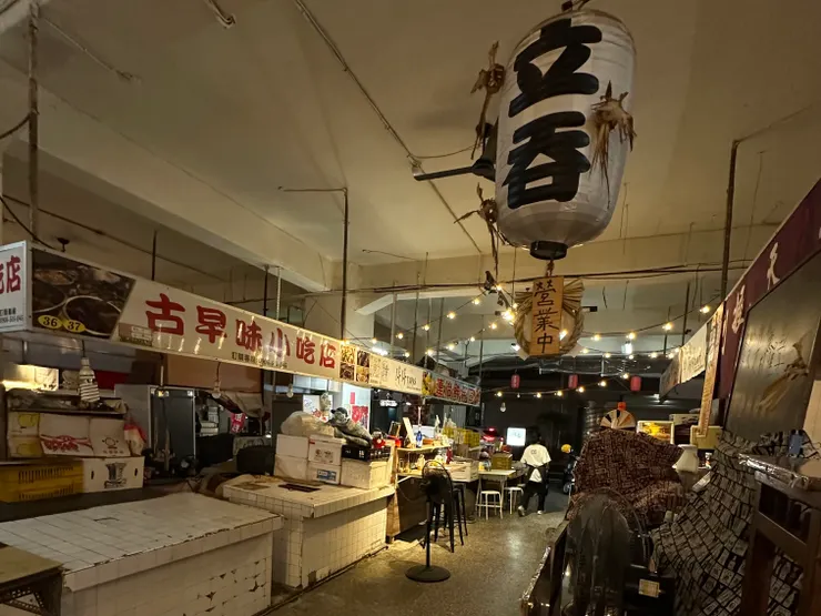 食肆都分不同時段營業。