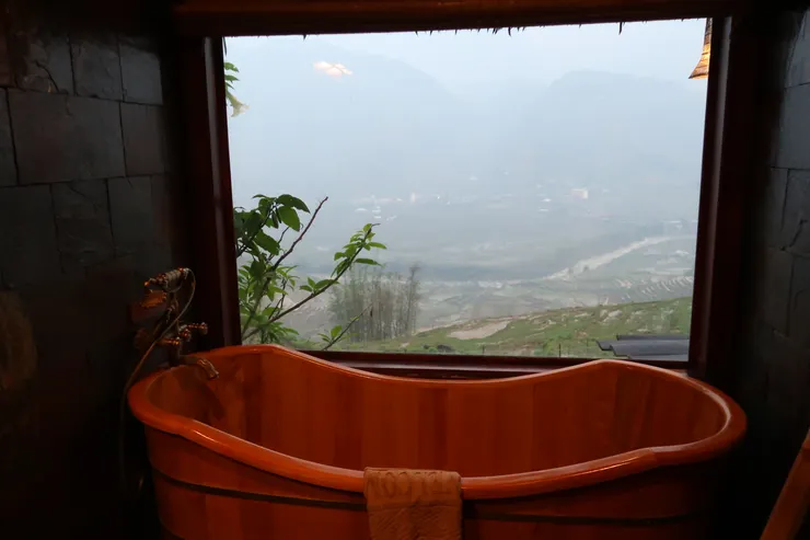 浴室晚上看出去的樣子