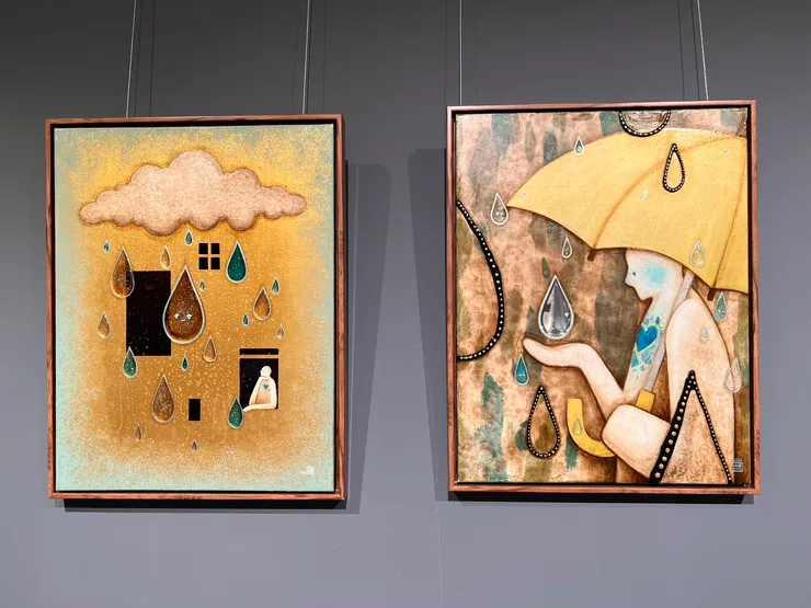 藝術家何承芳作品　─　圖左：《窗外下起了雨》，圖右：《我看見的》